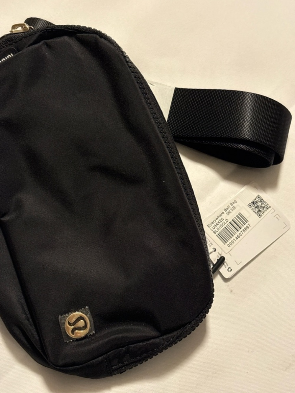 Lululemon Everywhere Belt Bag Black Gold Logo NWT Unisex Crossbody